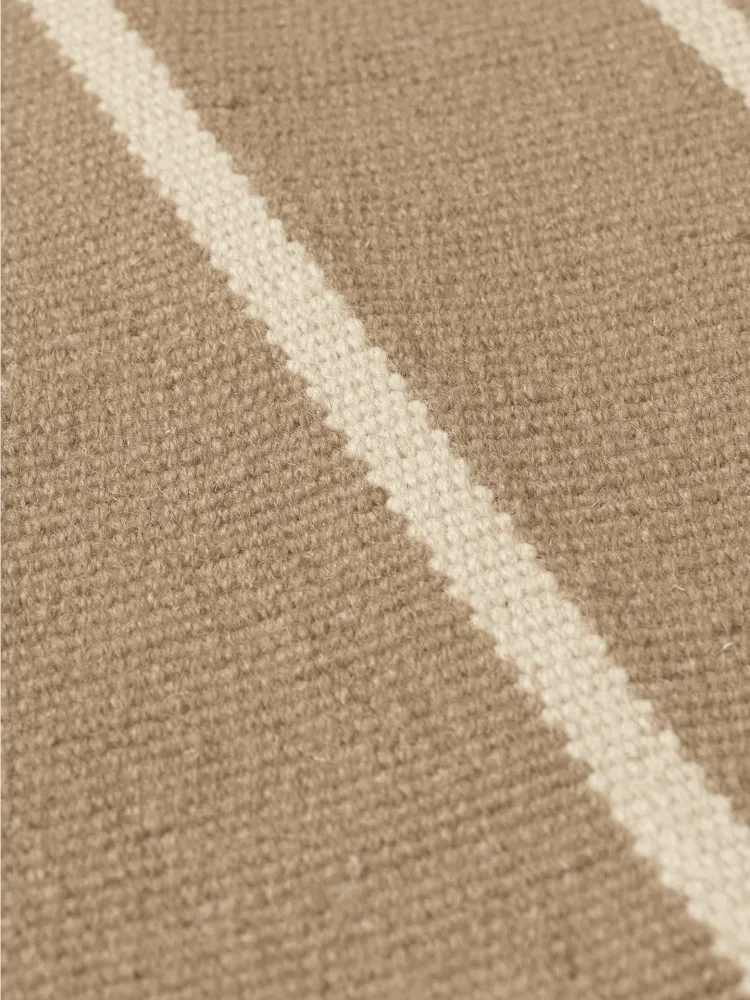 Calm Kelim Mat - Dark Sand/Off-White Ferm Living - DK