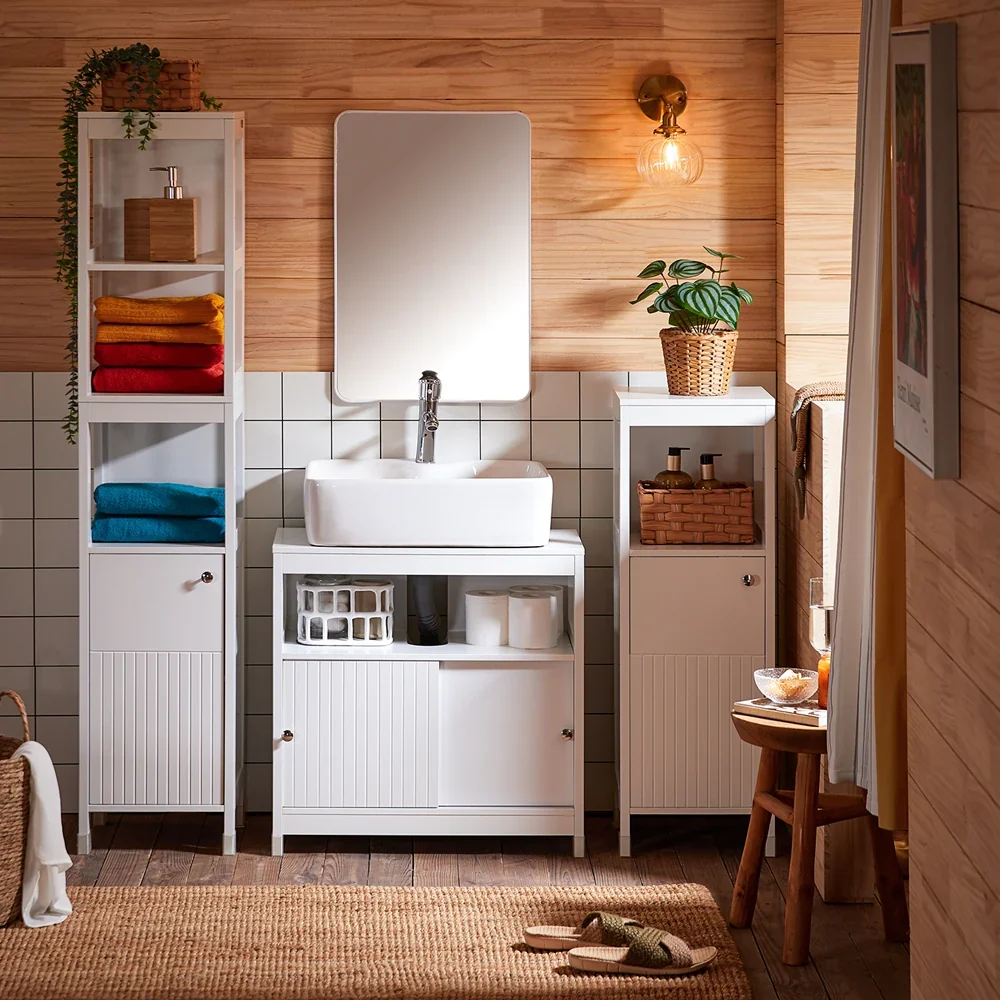 Organiser dit liv med vores elegante og funktionelle skab Mirror
