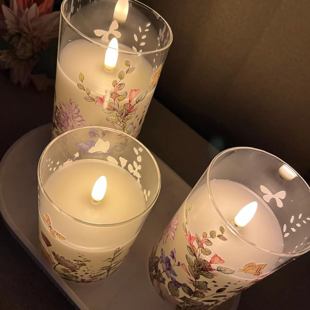 LED lys i cylinder glas 3 stk. – blomster motiv og fjernbetjening