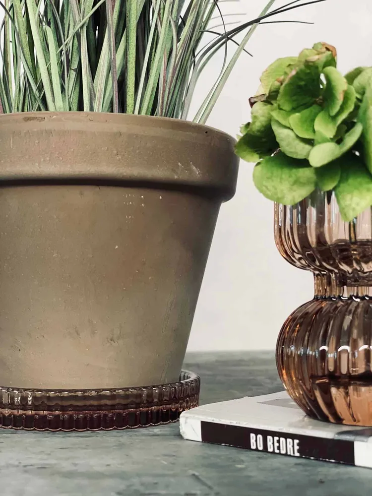 Lysfad i rillet glas – Mocca / brown