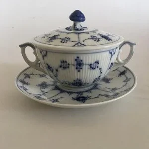 Royal Copenhagen Musselmalet Riflet Bouillon Kop med Underkop No. 2199
