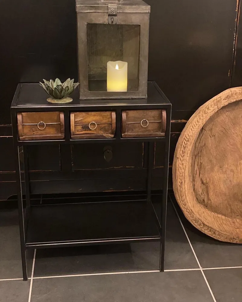 Formal Dining JERNBORD MED MURSTENSFORME SOM SKUFFER