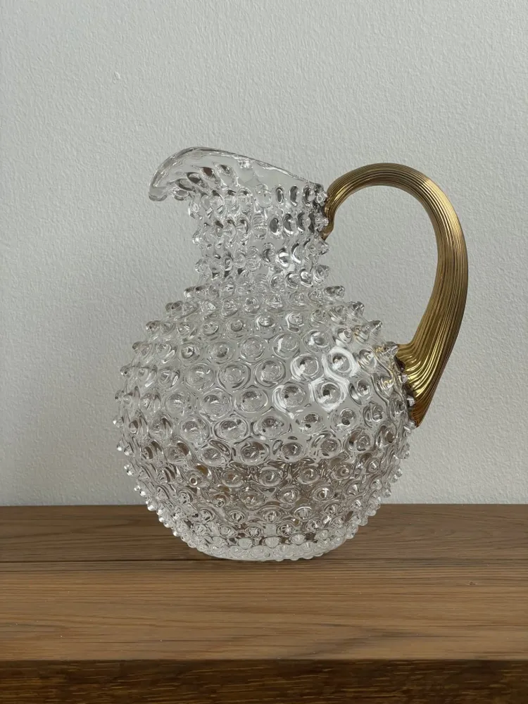 Anna von Lipa Paris Hobnail kande 2L med guldhåndtag, findes i flere farver.