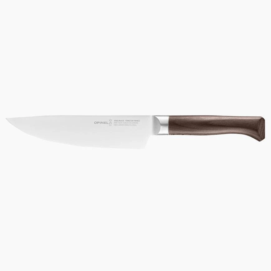 Opinel Les Forges fuldsmedet kokkekniv med bøgeskaft
