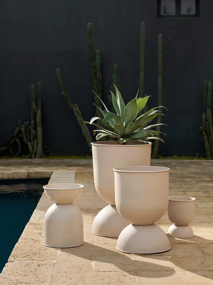 Hourglass Pot - Bonus Small - Cashmere