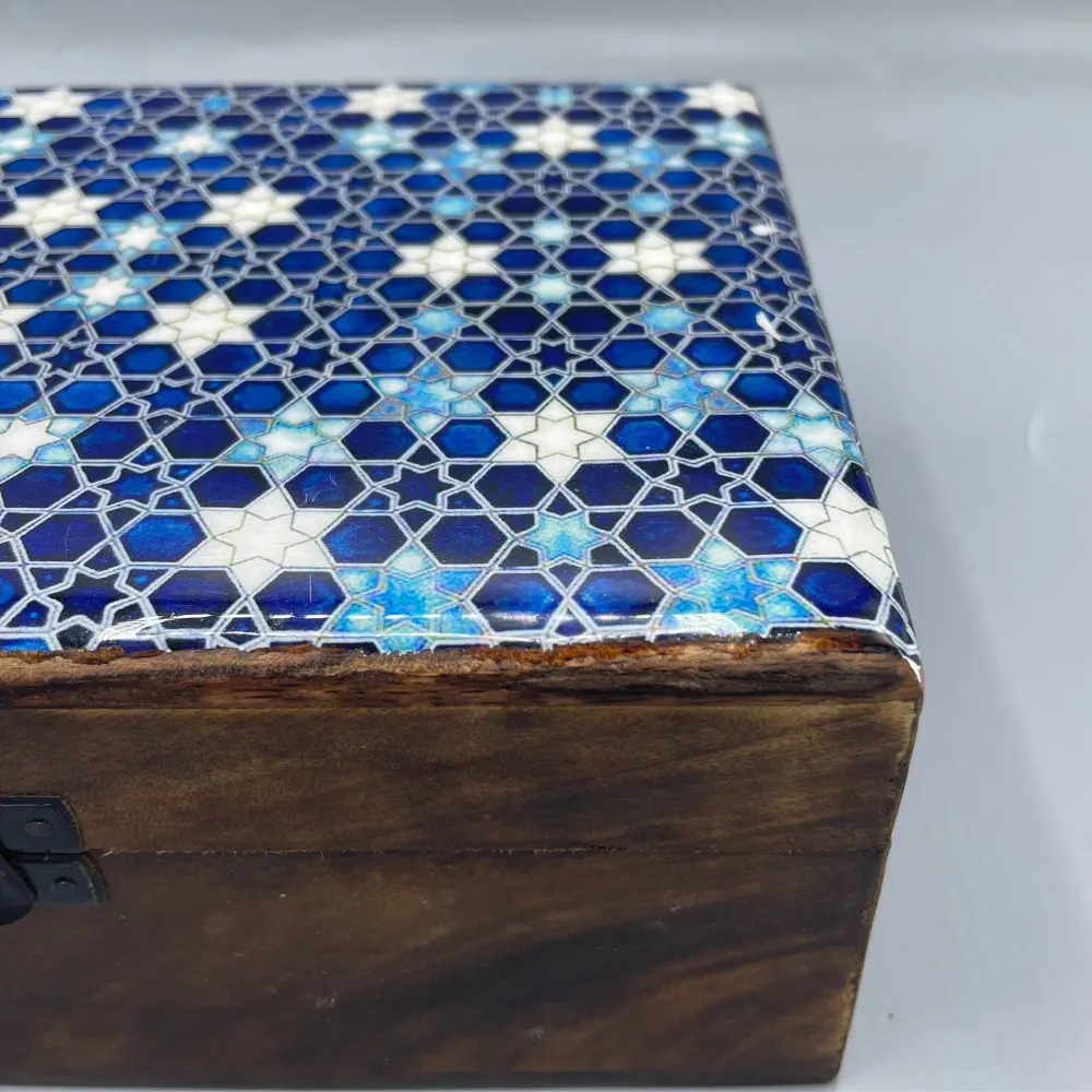 Keramisk glaseret træopbevaringsæske, blå stjerner 20x15x7.5cm
