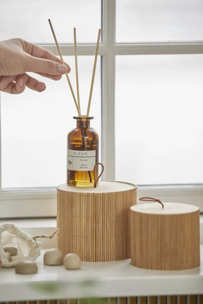 Ib Laursen - Duftpinde ALTUM Meadow - Frugtagtig Duft m/Glasflaske