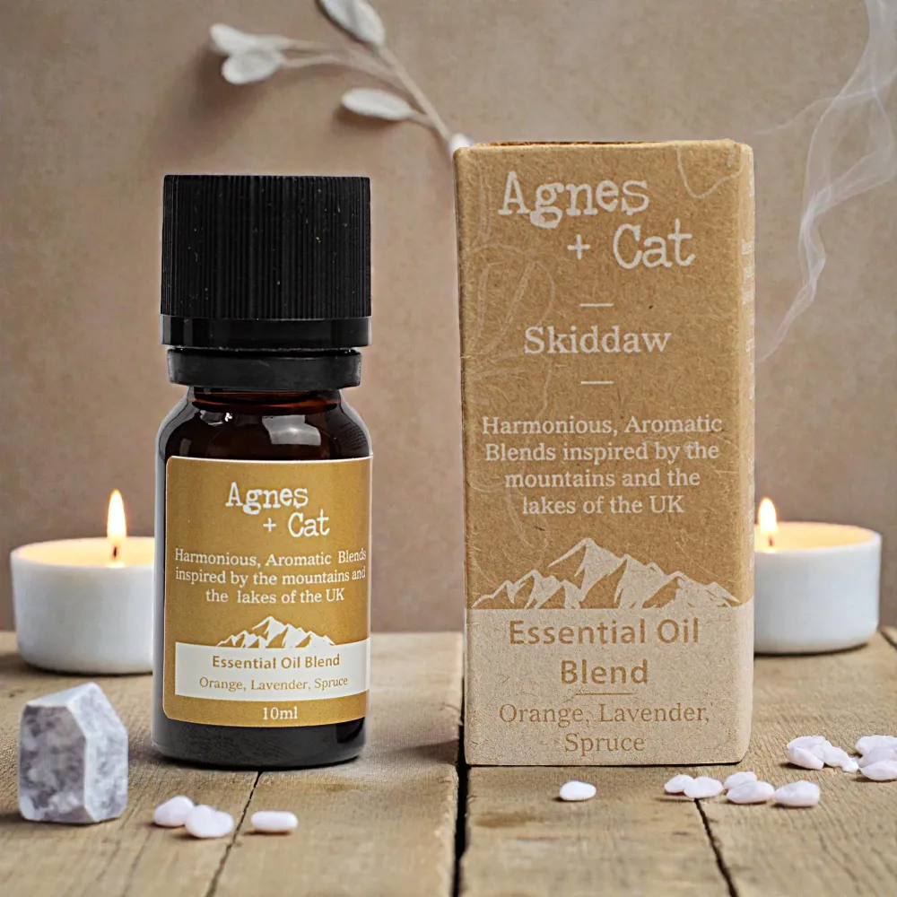 Agnes + Cat Æterisk Olieblanding – Skiddaw Box – Appelsin, Lavendel & Gran