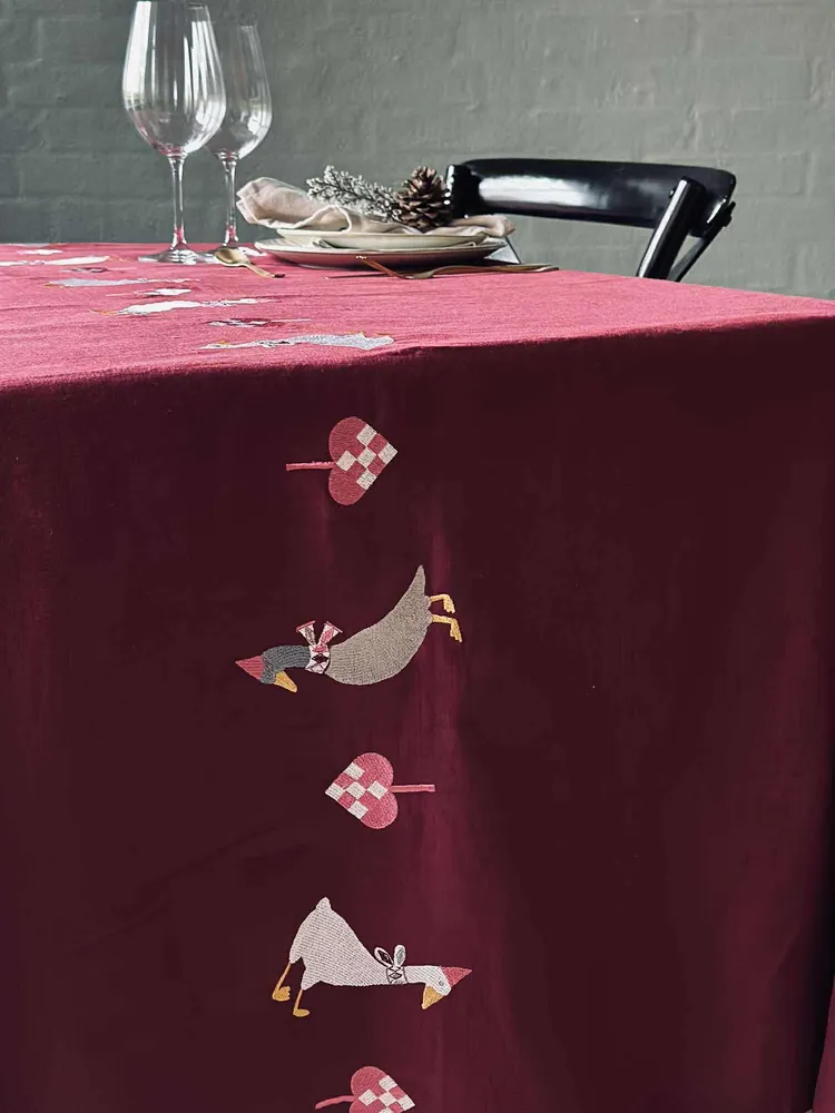 Juledug 140x240 - Broderi med ænder