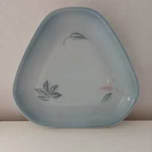 Bing & Grøndahl. Løvfald, Trekantet fad 23 cm. #354