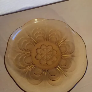 Fyens Glasværk, Nanna fad 24,5 cm.
