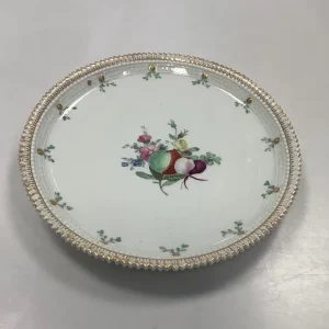 Tidlig Royal Copenhagen Flora Danica Perlestels fad med Blomster fra 1780-1790