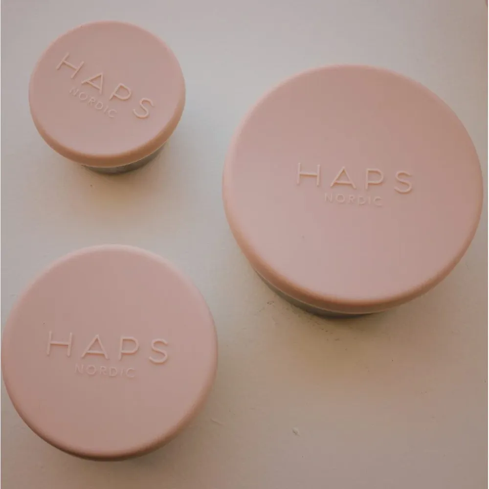 Sæt med tre beholdere i rustfri alloy og med silikonelåg fra Haps Nordic, Blush