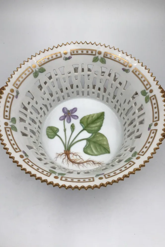 Royal Copenhagen Flora Danica Rund Frugtskål No. 396 (20/3532)