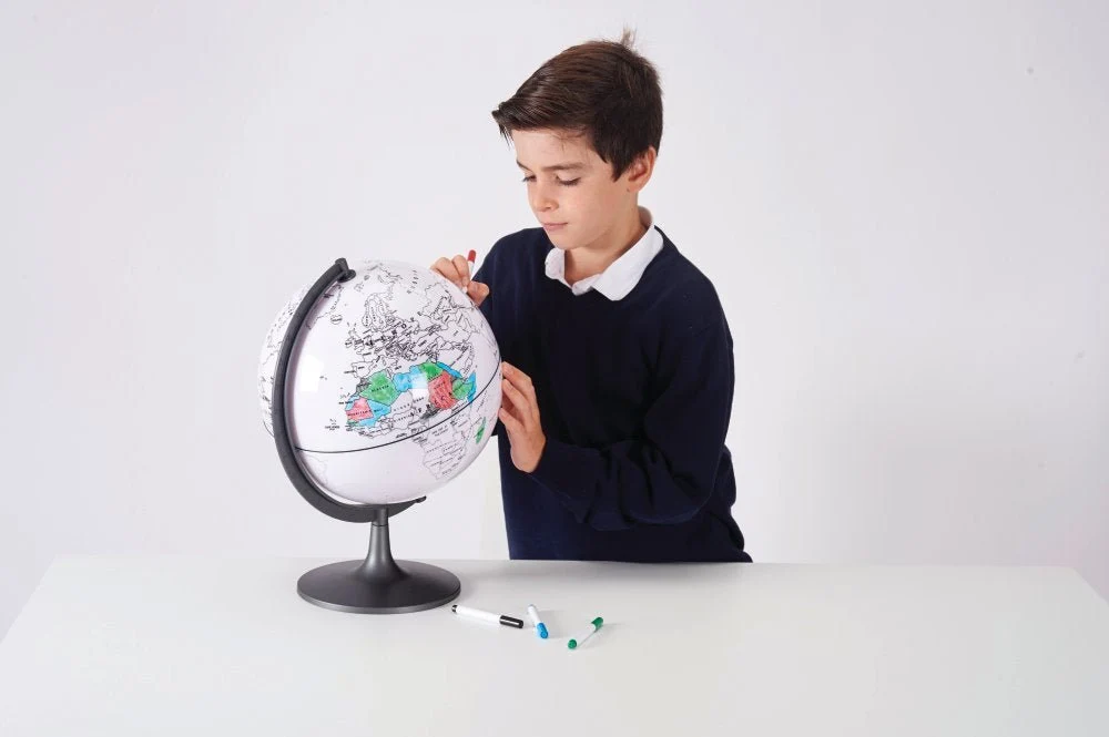 Globus - Uden Farver - Engelsk Tekst - Ø:28 cm.