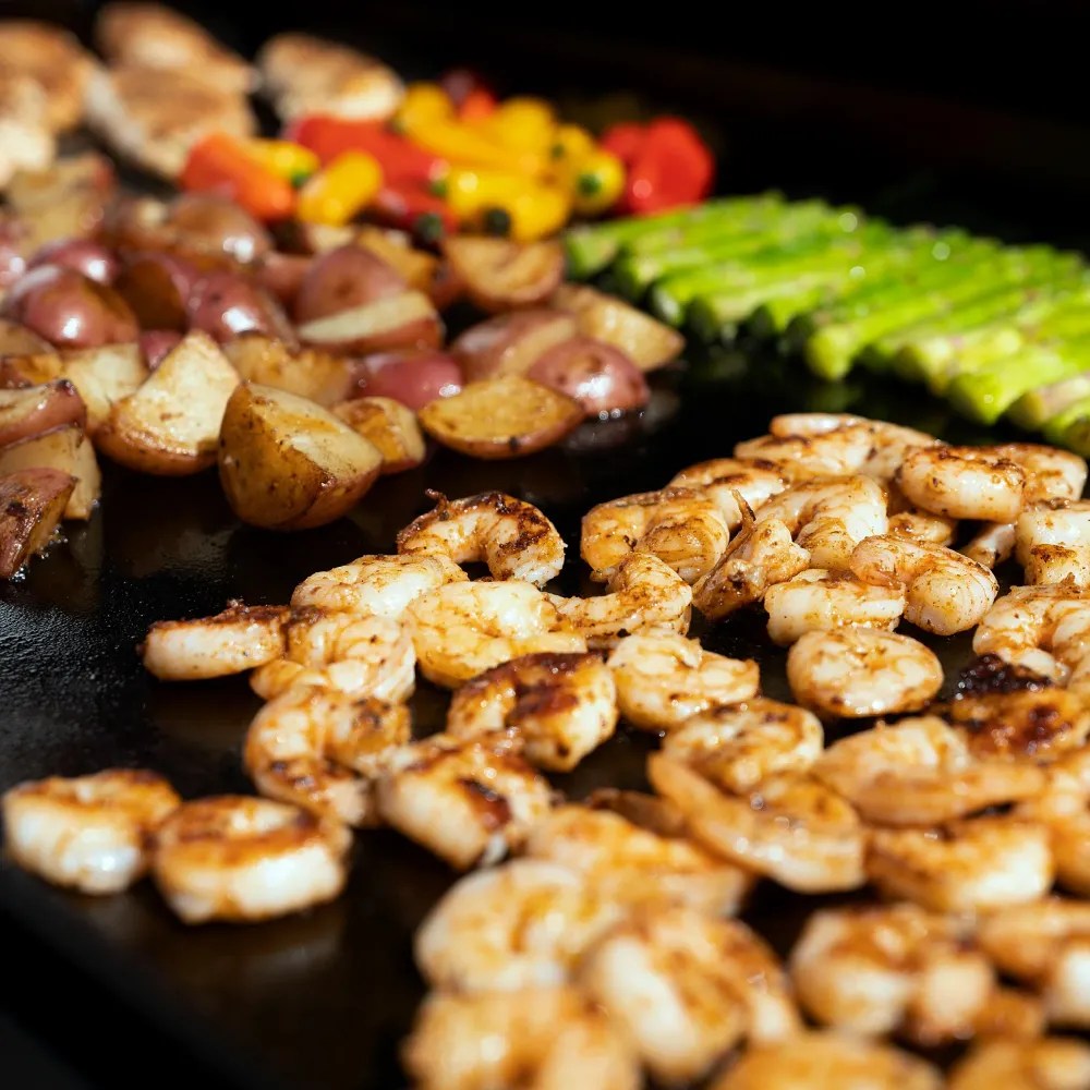 Flat Iron™ Premium Gas Griddle Char-Griller