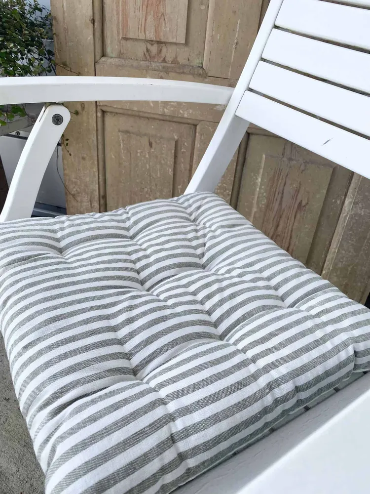 Havehynde futon – Stribet salvie grøn 40×40