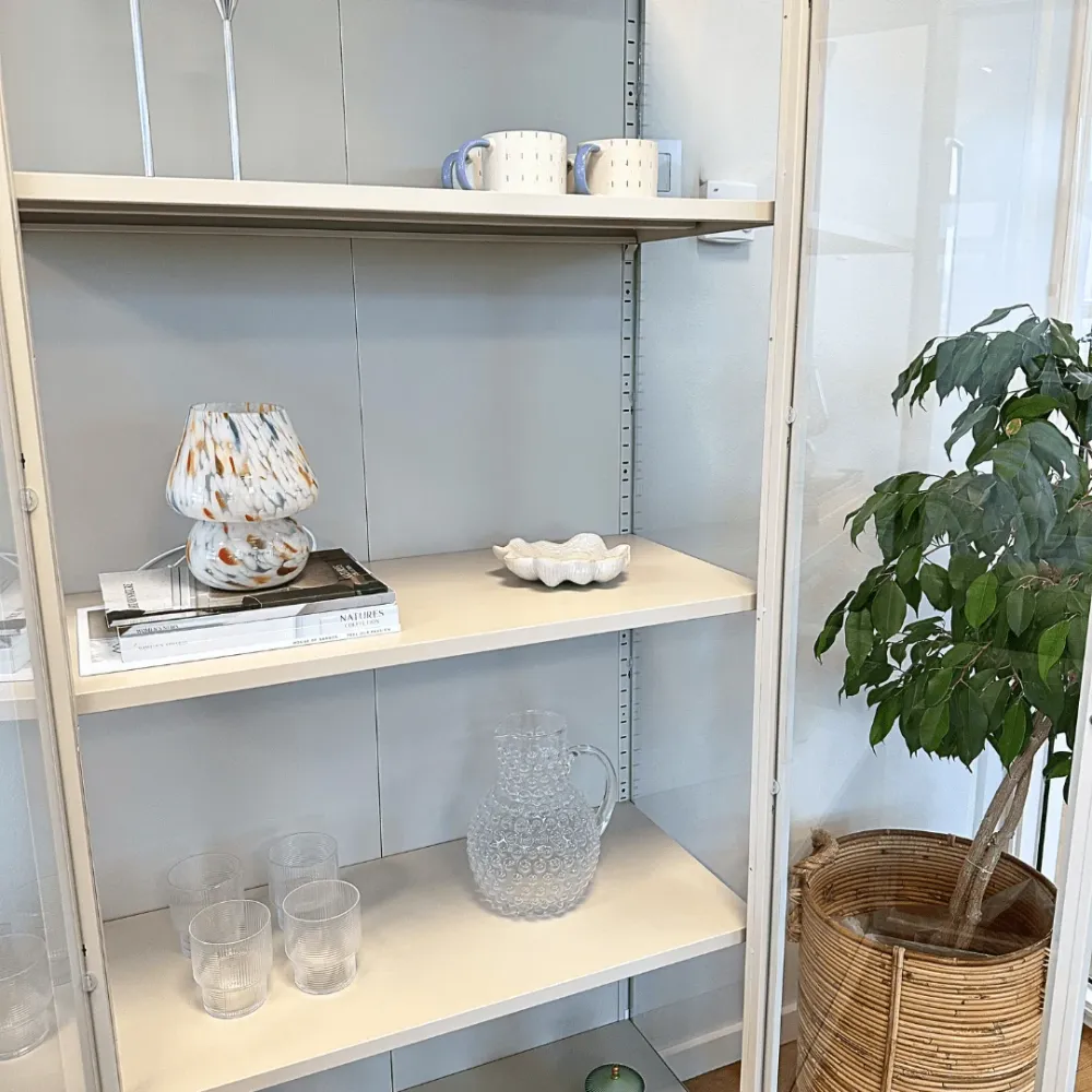 Herman glas skænk/vitrineskab - Ecru metal 80x40x105 cm