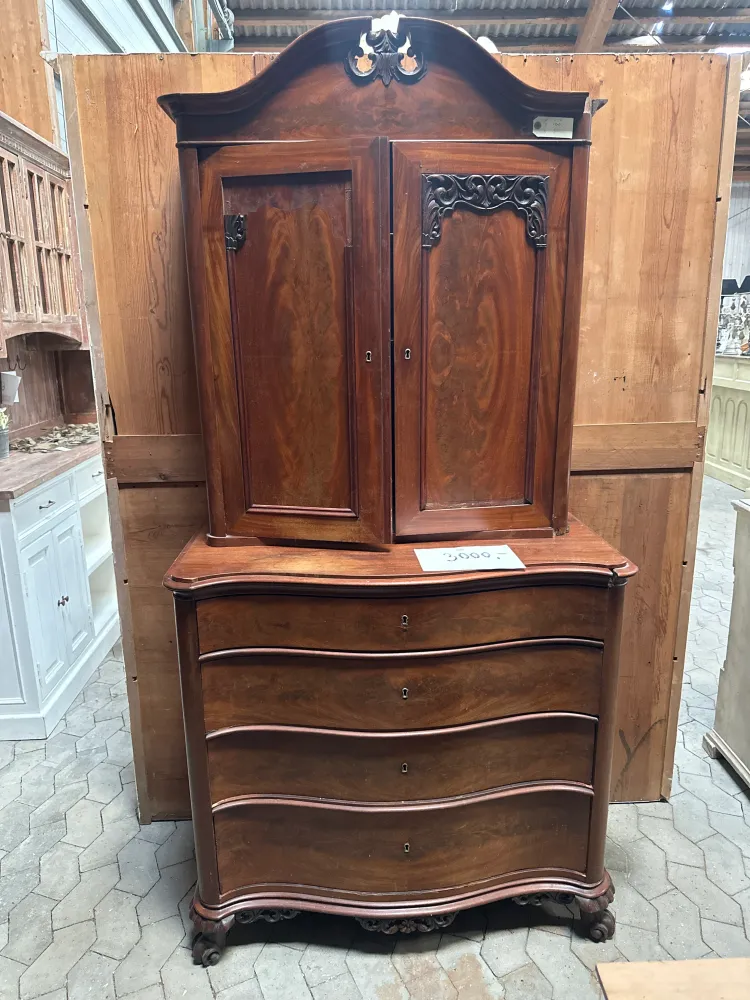 Vitrine skab med 4 skuffer h197 b190 d50