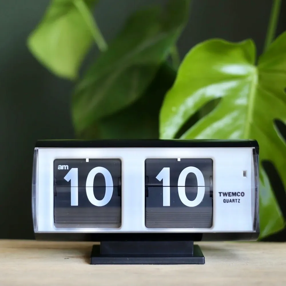 TWEMCO SMALL FLIP CLOCK QT-30T SORT