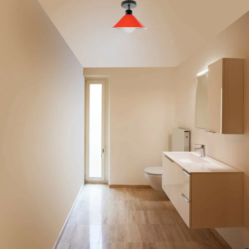 Industriel rød kegleformet loftlampe i metal. Perfekt til at skabe en varm atmosfære ~1512