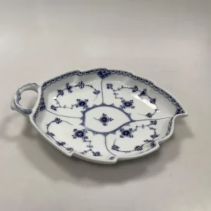 Royal Copenhagen Musselmalet Halvblonde Kagefad No. 549