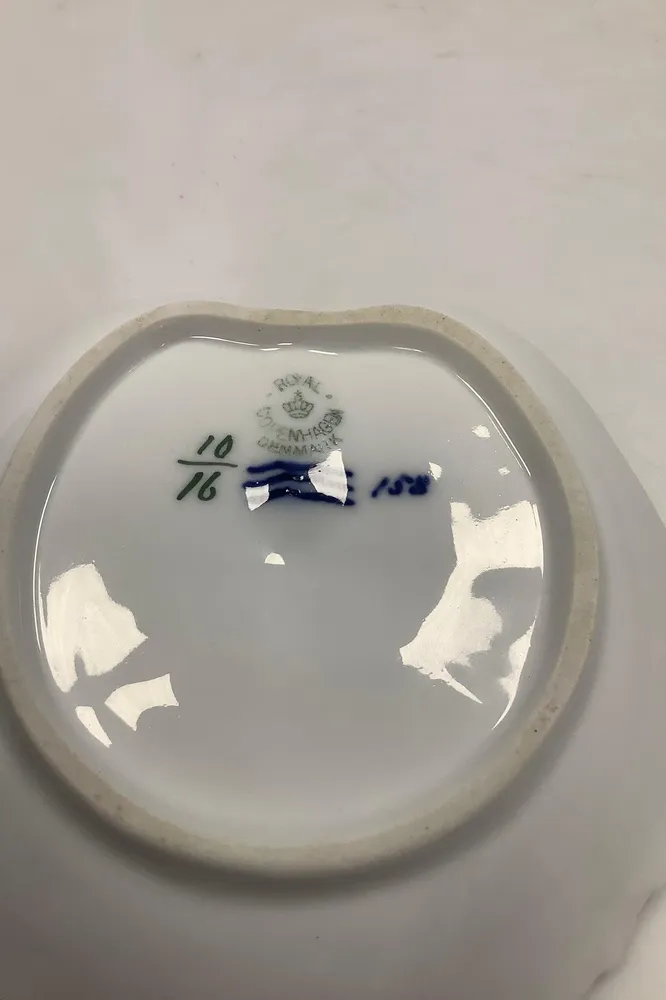 Royal Copenhagen Art Nouveaeu Skål med natsvæmmer No 10/16