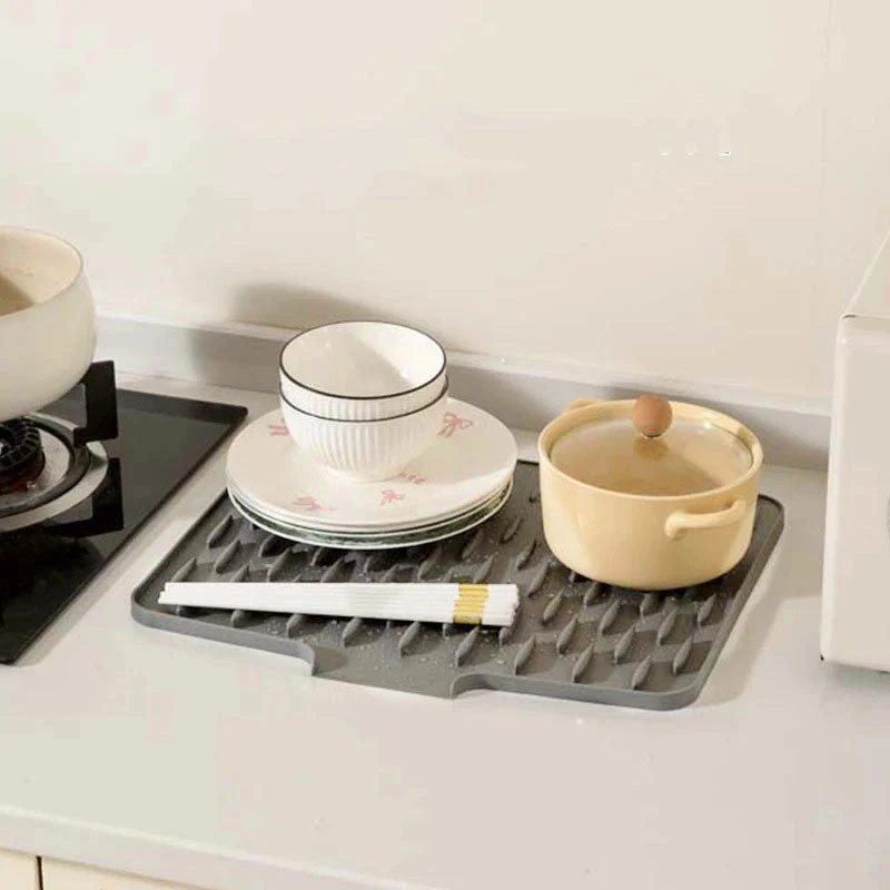 KitchenMat™ | Skrå silikone dræningsmåtte – varmebestandig og skridsikker