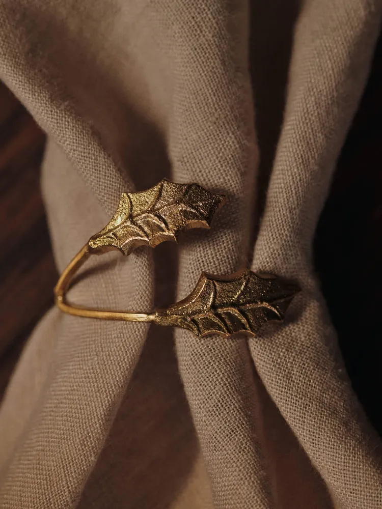 Holly Leaf Napkin Rings - Set 4 - Warm alloy