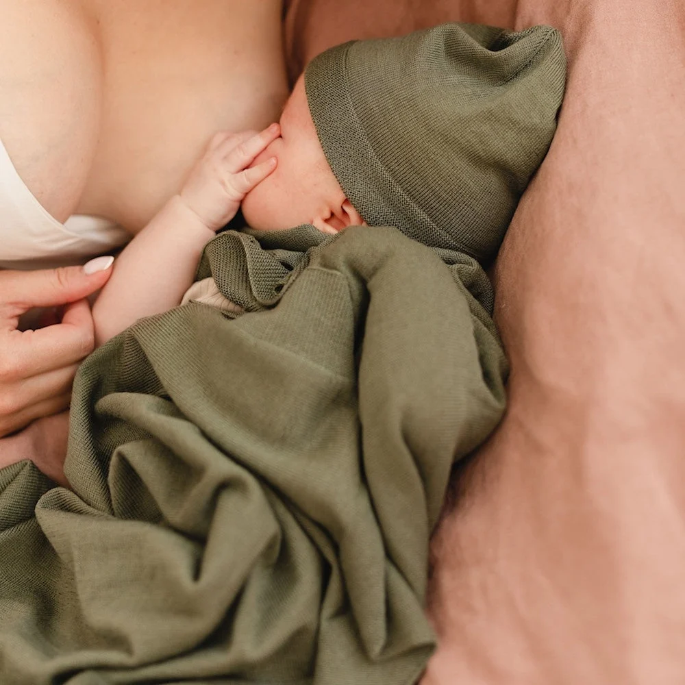 PUUKI Hyggeligt merino-sæt til baby i olivenfarve