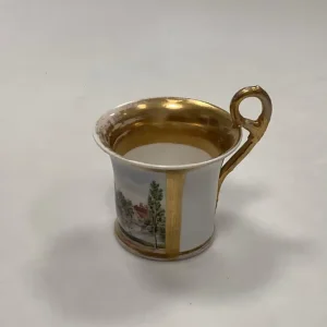 Antik Royal Copenhagen Kop med motiv af hus og sø