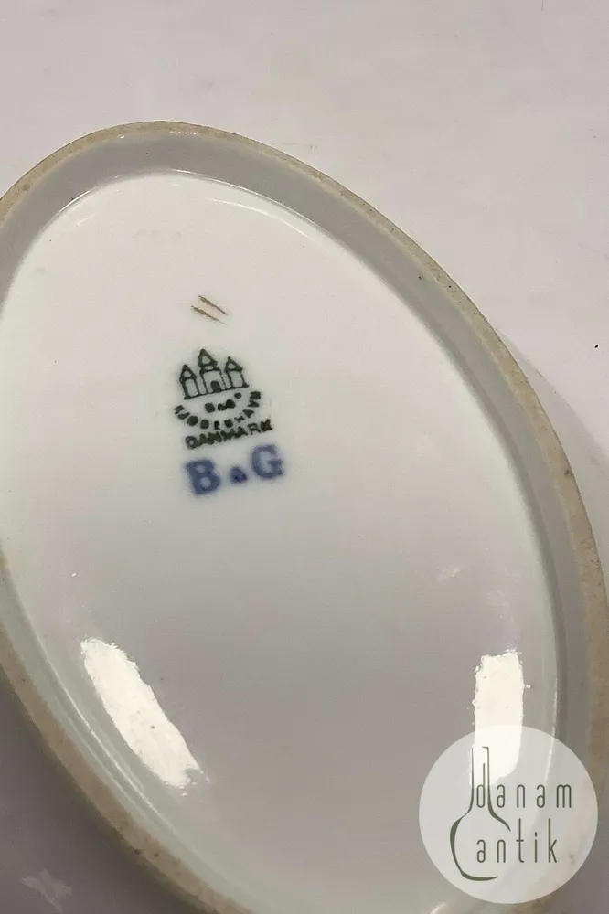 Bing og Grøndahl Offenbach 1 / Herregaard ovalt Assiet