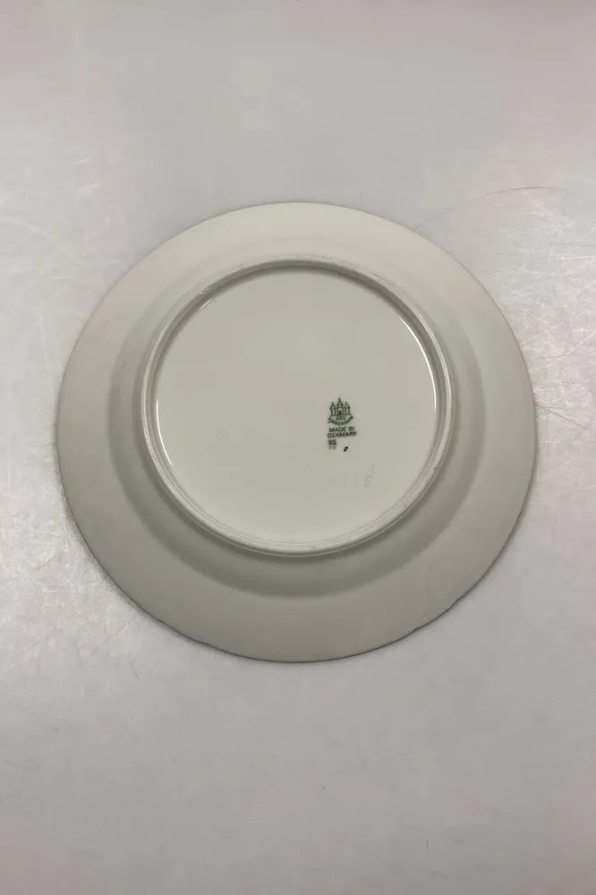 Bing og Grøndahl Saksisk Blomst, Creme Middagstallerken No. 25