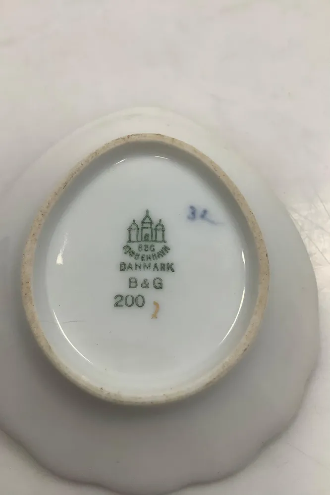 Bing og Grøndahl Sommerfugl med guld Smør Asiet / Kaviar Skål No. 200