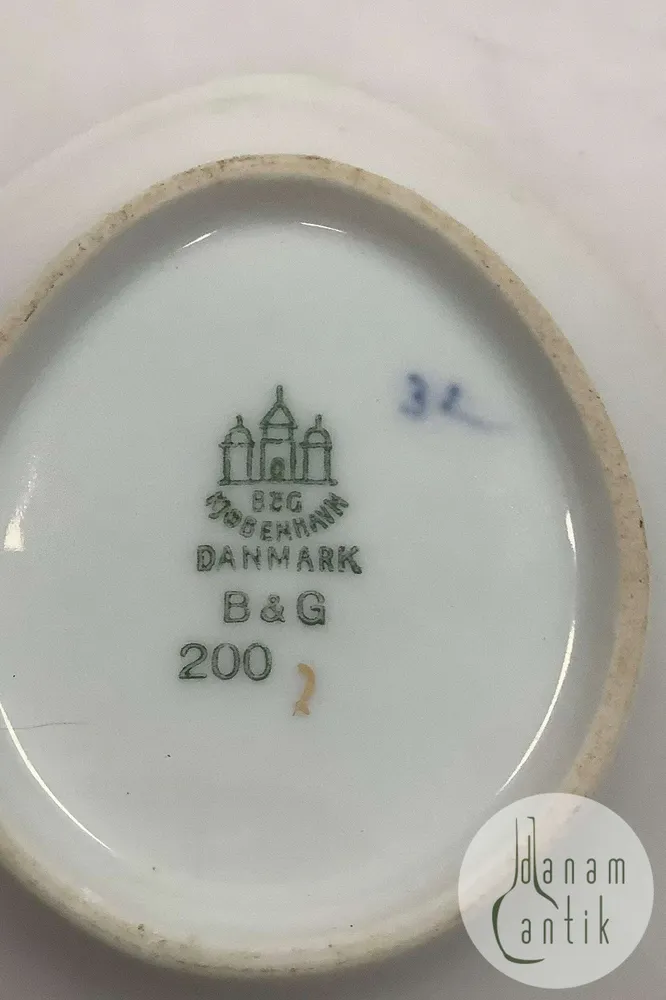 Bing og Grøndahl Sommerfugl med guld Smør Asiet / Kaviar Skål No. 200
