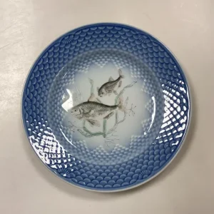 Bing og Grøndahl Blå Tone Fisketallerken Motiv 12 Brasen No. 716 - SKÅRET/SLIDT