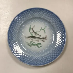 Bing og Grøndahl Blå Tone Fisketallerken Motiv 4 Gedde No. 716 - SKÅRET/SLIDT