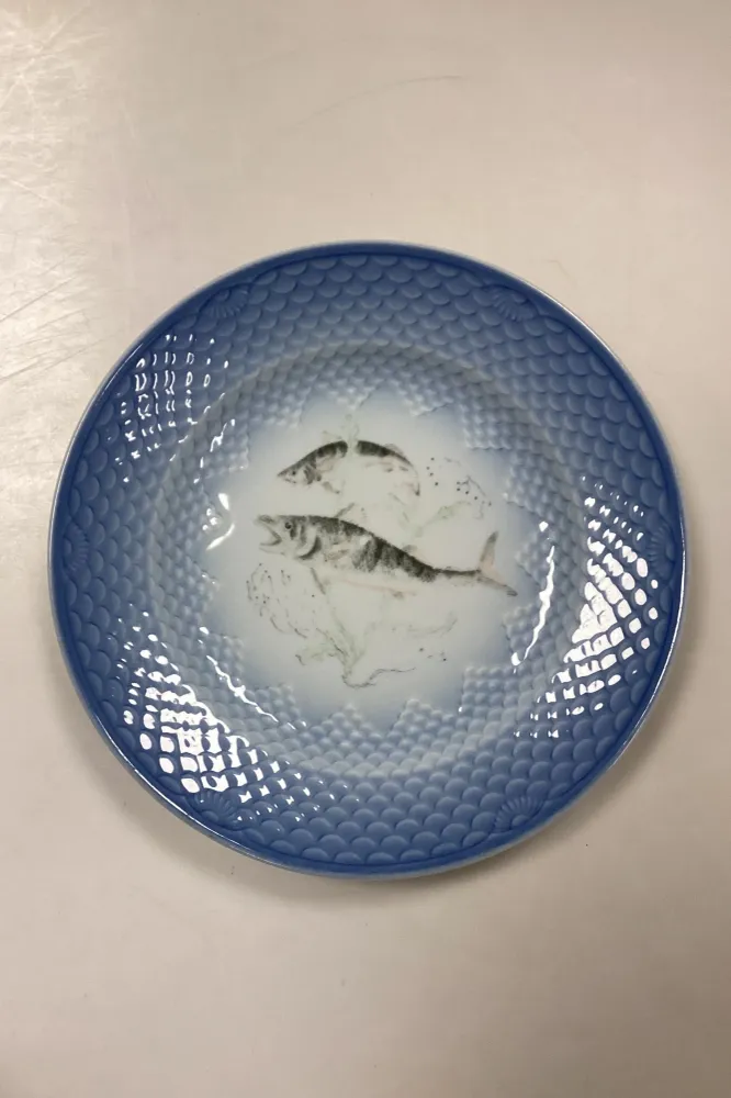Bing og Grøndahl Blå Tone Fisketallerken Motiv 10 Makrel No. 716 - SKÅRET/SLIDT