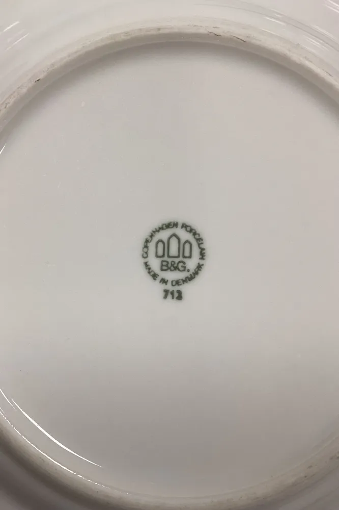 Bing og Grøndahl Blå Tone Hotel med Logo Frokosttallerken No. 712/1007 - SKÅRET