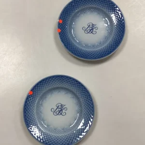 Bing og Grøndahl Blå Tone Hotel med Logo Lille Kagetallerken No. 700/1002 - SKÅRET