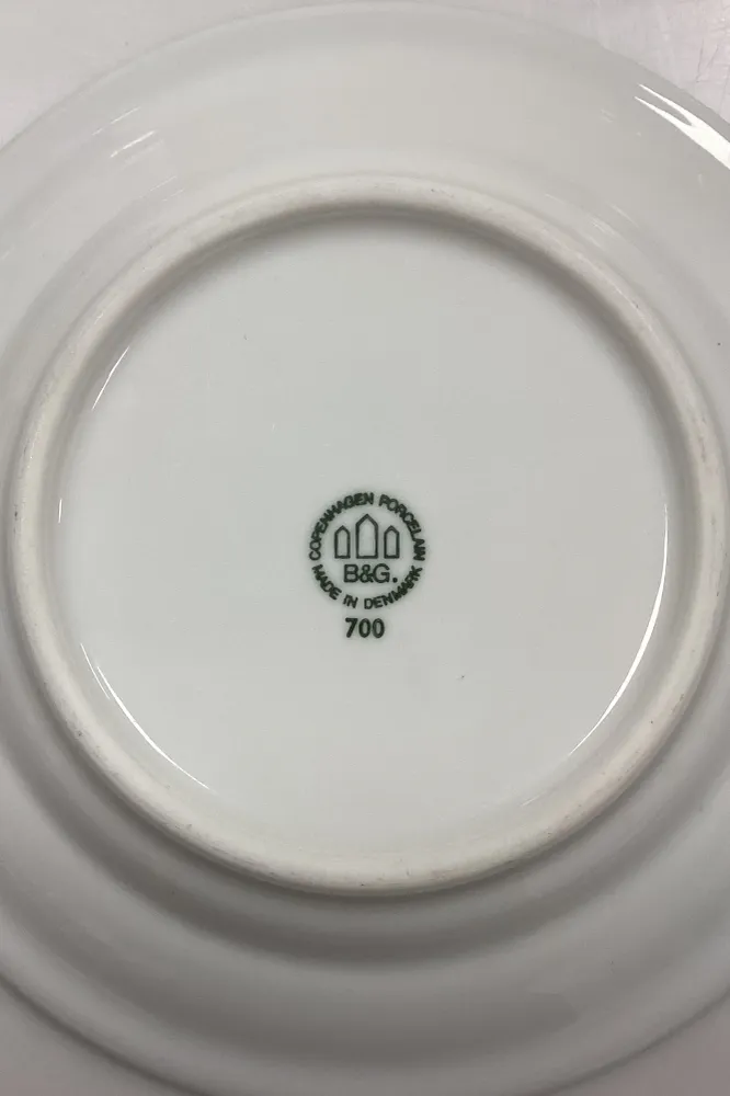 Bing og Grøndahl Blå Tone Hotel med Logo Lille Kagetallerken No. 700/1002 - SKÅRET