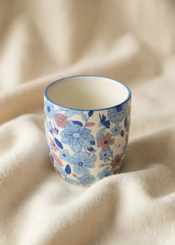Blå blomstret espressokop