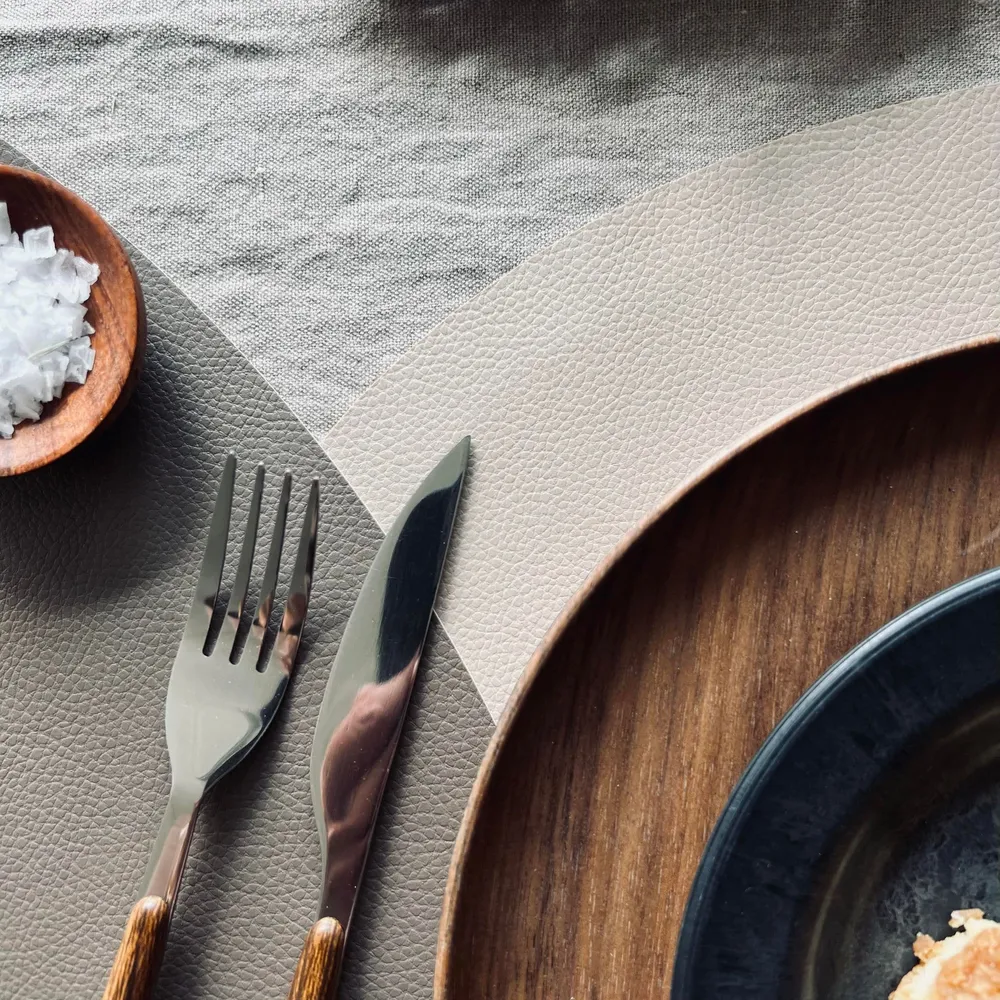 Dækkeserviet - Vendbar Beige / Taupe