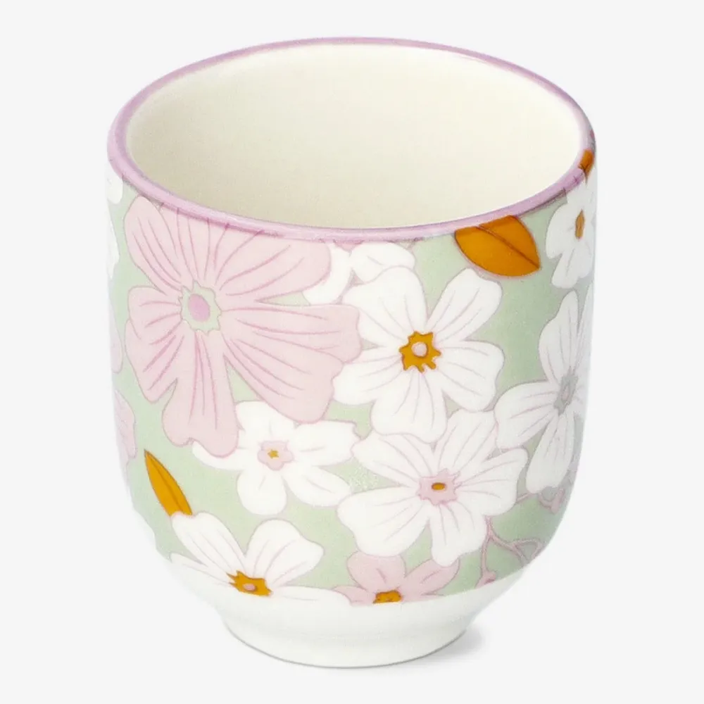 Æggebæger med blomster