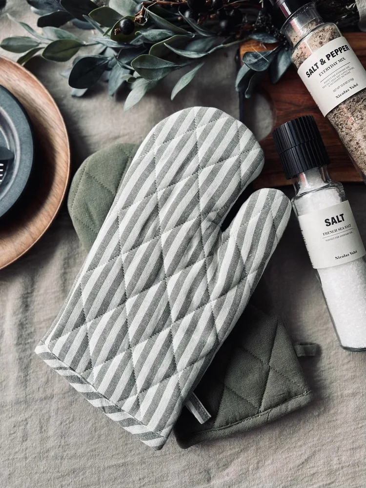 Grillhandske - Quilt Salvie strib