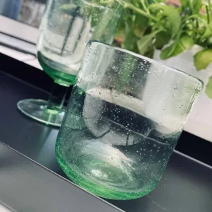 Mundblæst vandglas med bobler – Farve GREEN