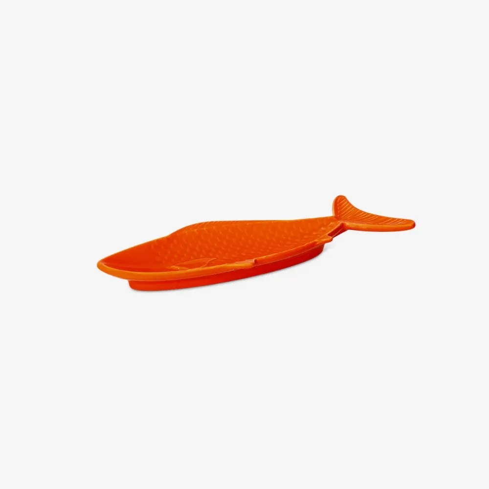Orange serveringstallerken med fisk - 26 cm