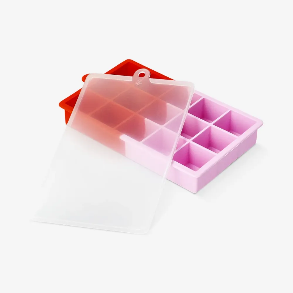 Pink og rød almindelig isterningbakke