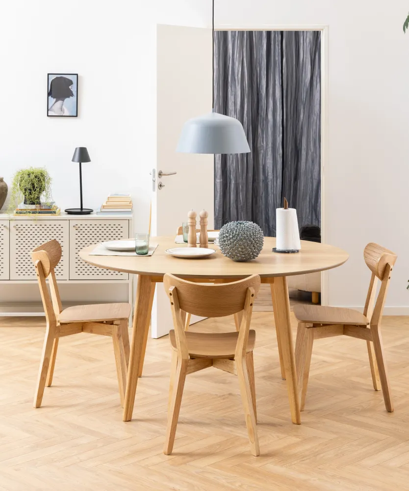 Roxby spisebord fås i Ø105 cm / 140 cm