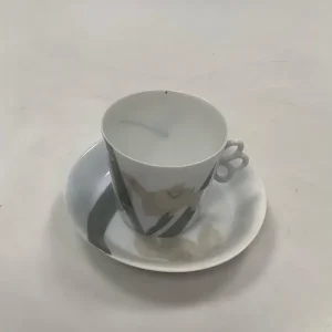 Royal Copenhagen Art Nouveau Kop med Iris No 19/37B